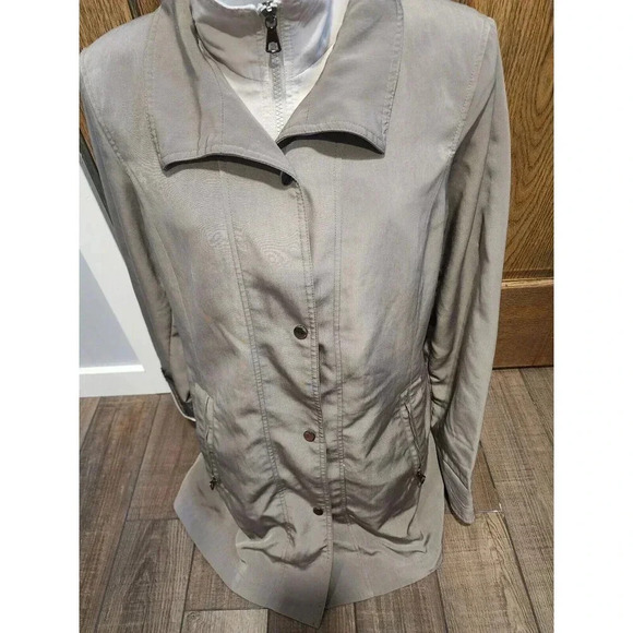 Fleet Street Rain Light Jacket Sz Med Green Womens Full Zip + Snaps Zip Pockets - Picture 2 of 7